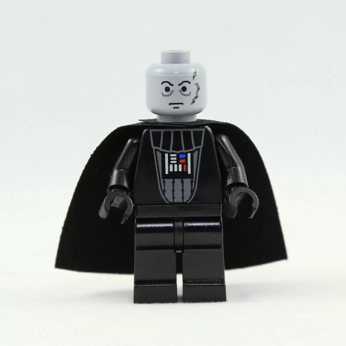 LEGO Star Wars Minifigs - Darth Vader (Light Bluish Gray Head)