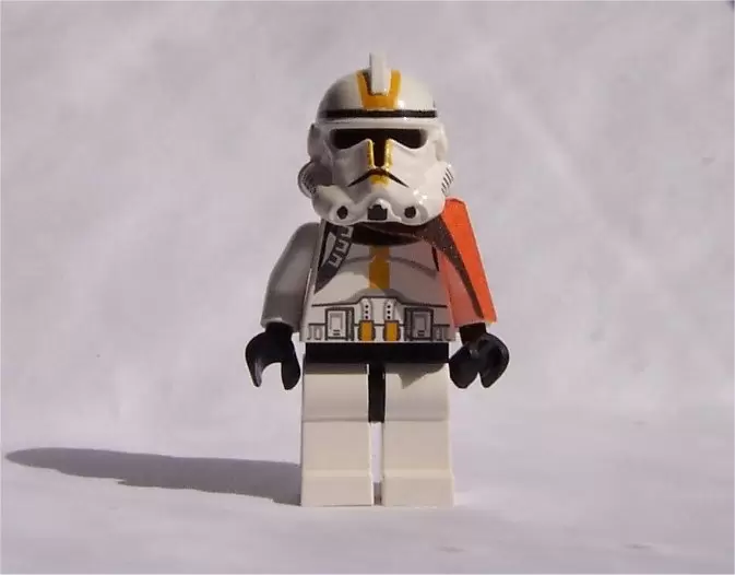 LEGO Star Wars Minifigs - Clone Trooper with Yellow Markings and Pauldron