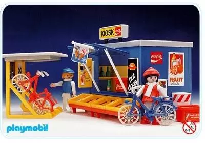 Playmobil on Hollidays - Kiosk And Bicyclists