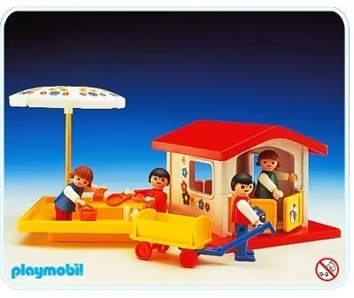 Playmobil en vacances - Maisonnette de jeu et bac à sable