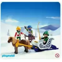 PLAYMOBIL SKI FAMILY #3684 + BOX (1991)