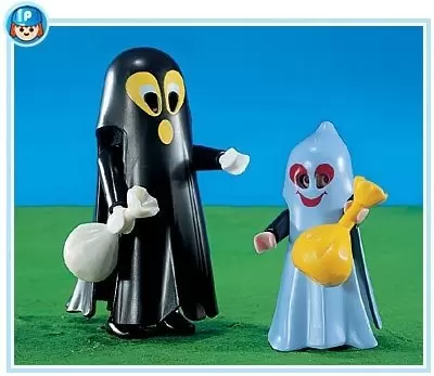 Playmobil Halloween - Big & Little Ghost Trick-Or-Treaters