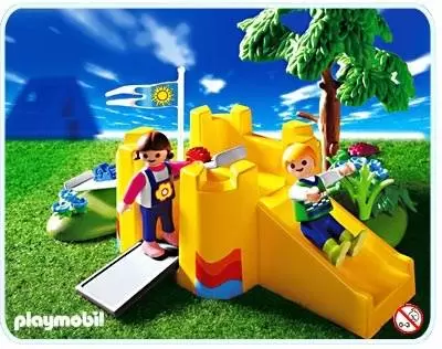 Playmobil dans la ville - Enfants et aire de jeu