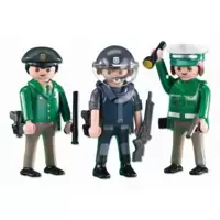 3 green policemen