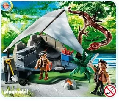 Playmobil Explorers - Treasure Hunter\'s Camp with Giant Snake