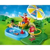 Family and swimming pool CompactSet