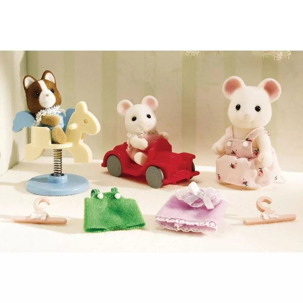 Calico Critters (USA, Canada) - Melanie and Sparky Have a Play date