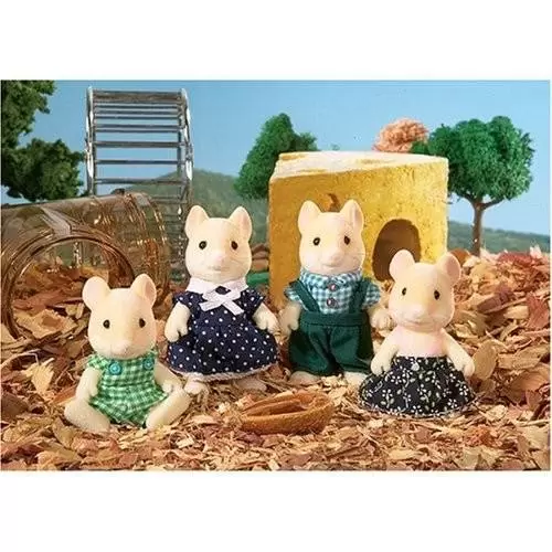 Calico Critters (USA, Canada) - Hawthorne Hamster Family