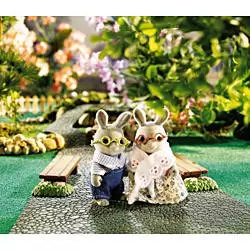 Calico Critters (USA, Canada) - Cottontail Rabbit Grandparents