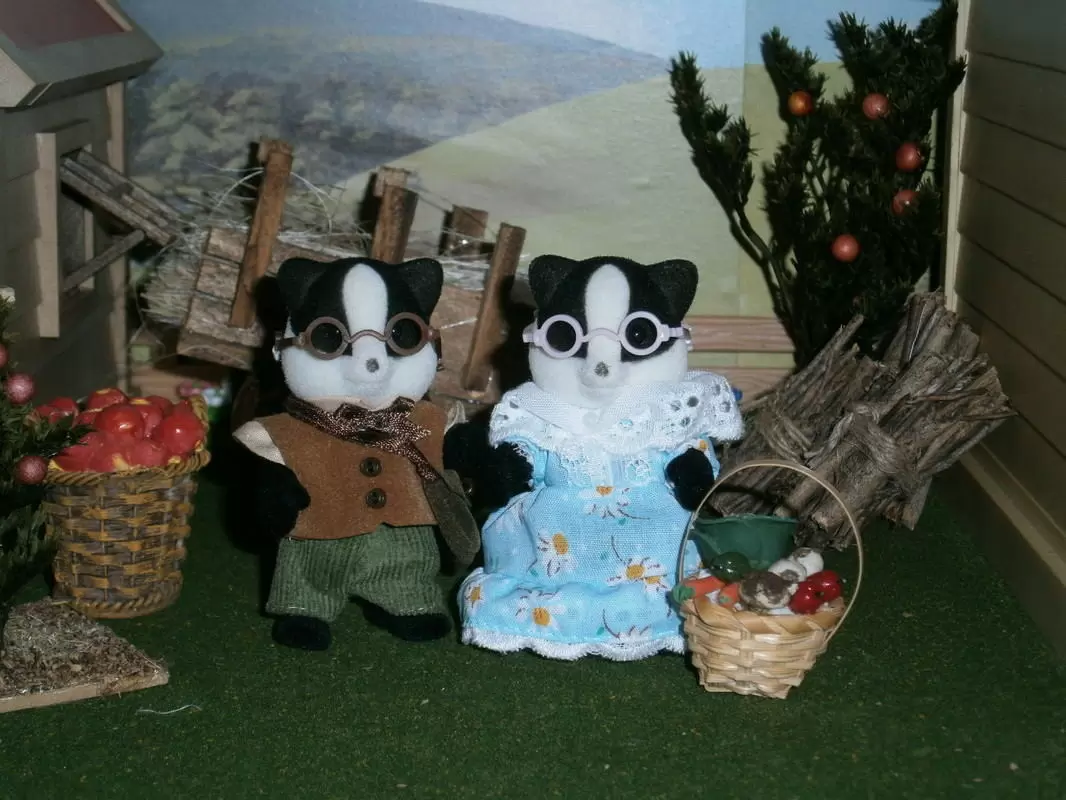 Sylvanian Families (Europe) - Underwood Badgers Grandparents