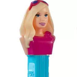 Barbie avec lunettes de soleil