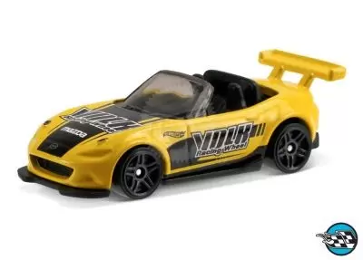 Mainline Hot Wheels - 2015 Mazda MX-5 Miata