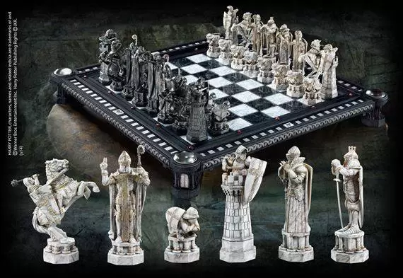The Noble Collection : Harry Potter - The Final Challenge Chess Set