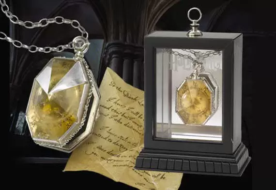The Noble Collection : Harry Potter - Médaillon de Salazar Serpentard - Horcruxe