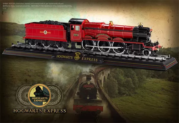 The Noble Collection : Harry Potter - Hogwarts Express Die cast Train Model and Base