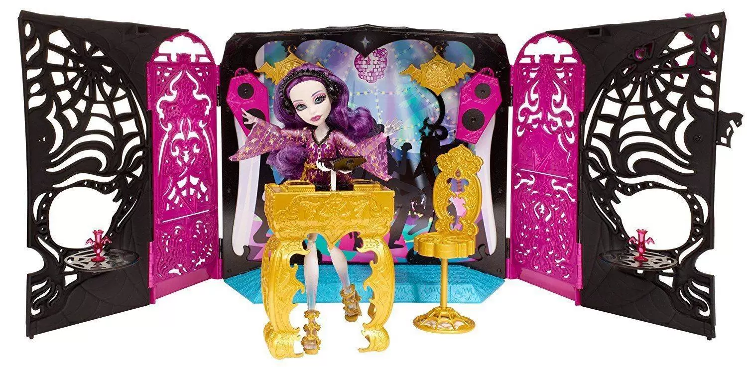 Monster High Dolls - Party Lounge + Spectra - 13 Wishes