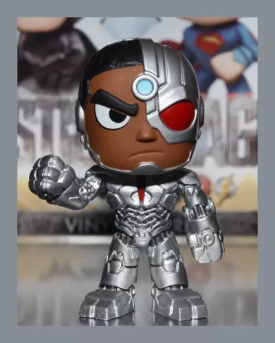 Mystery Minis Justice League - Cyborg Fist
