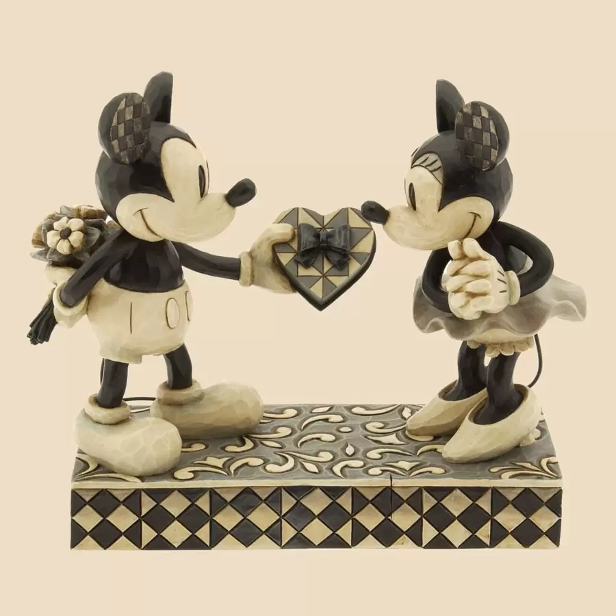 Disney Traditions by Jim Shore - Real Sweetheart - Mickey & Minnie Mouse