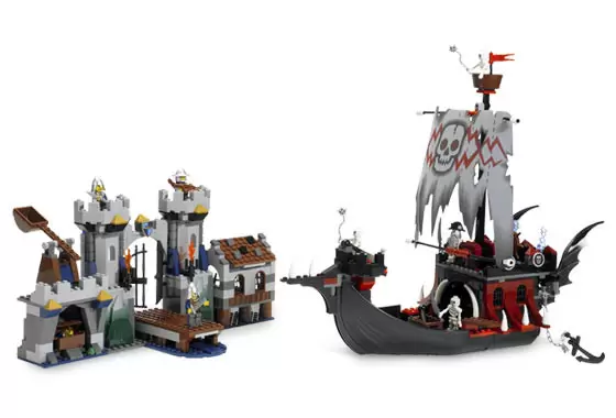 LEGO Castle - Skeleton Ship Attack