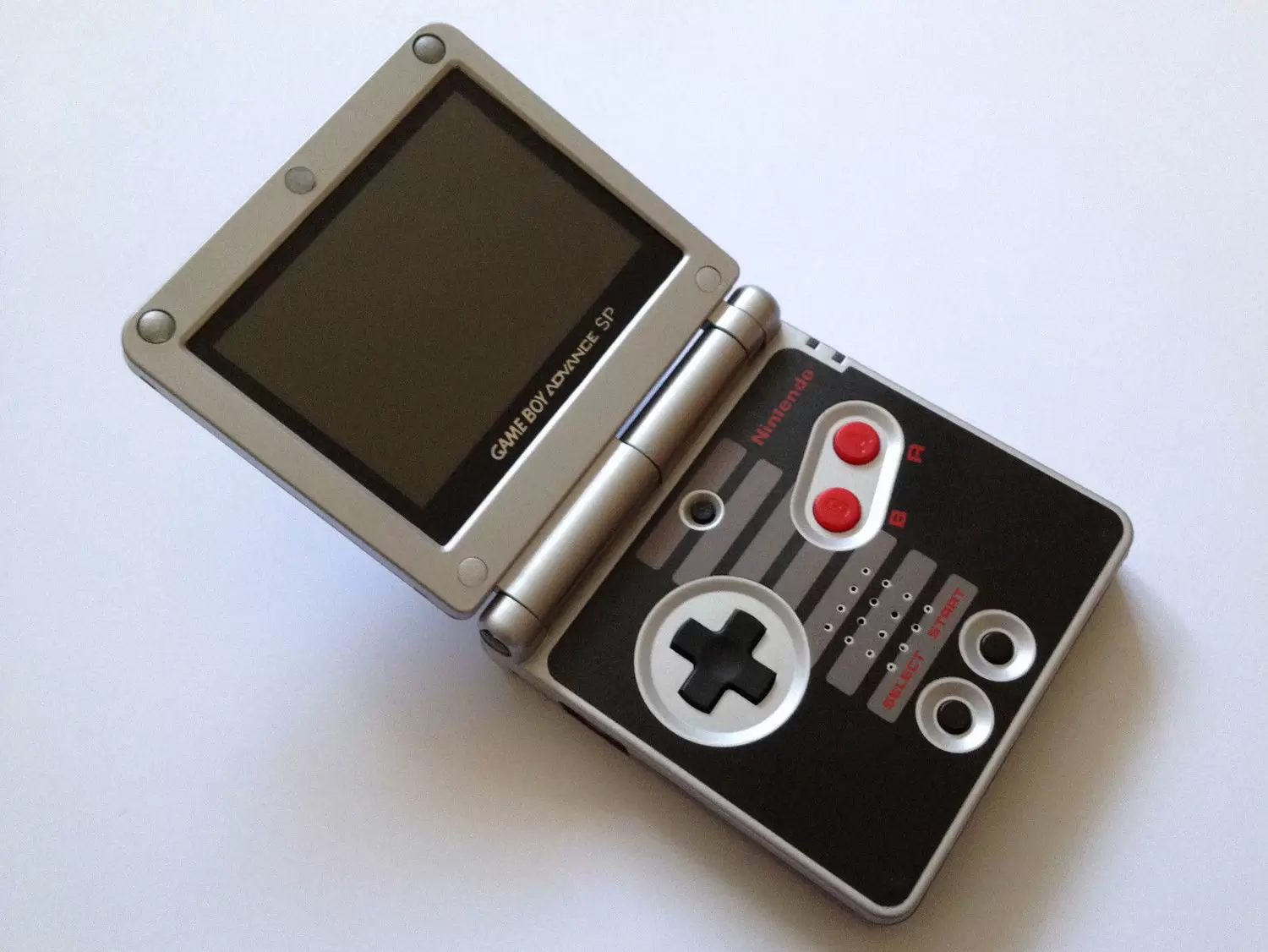 Game Boy Advance SP - Game Boy Advance SP Classic NES