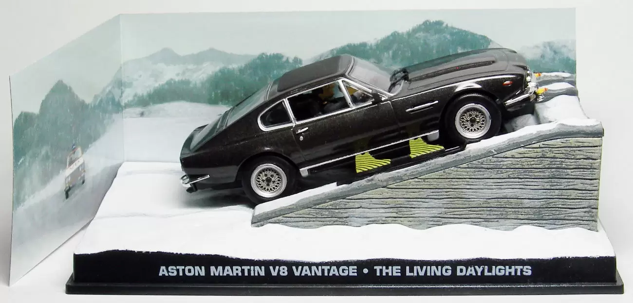 Les voitures de James Bond 007 - Aston Martin V8 Vantage