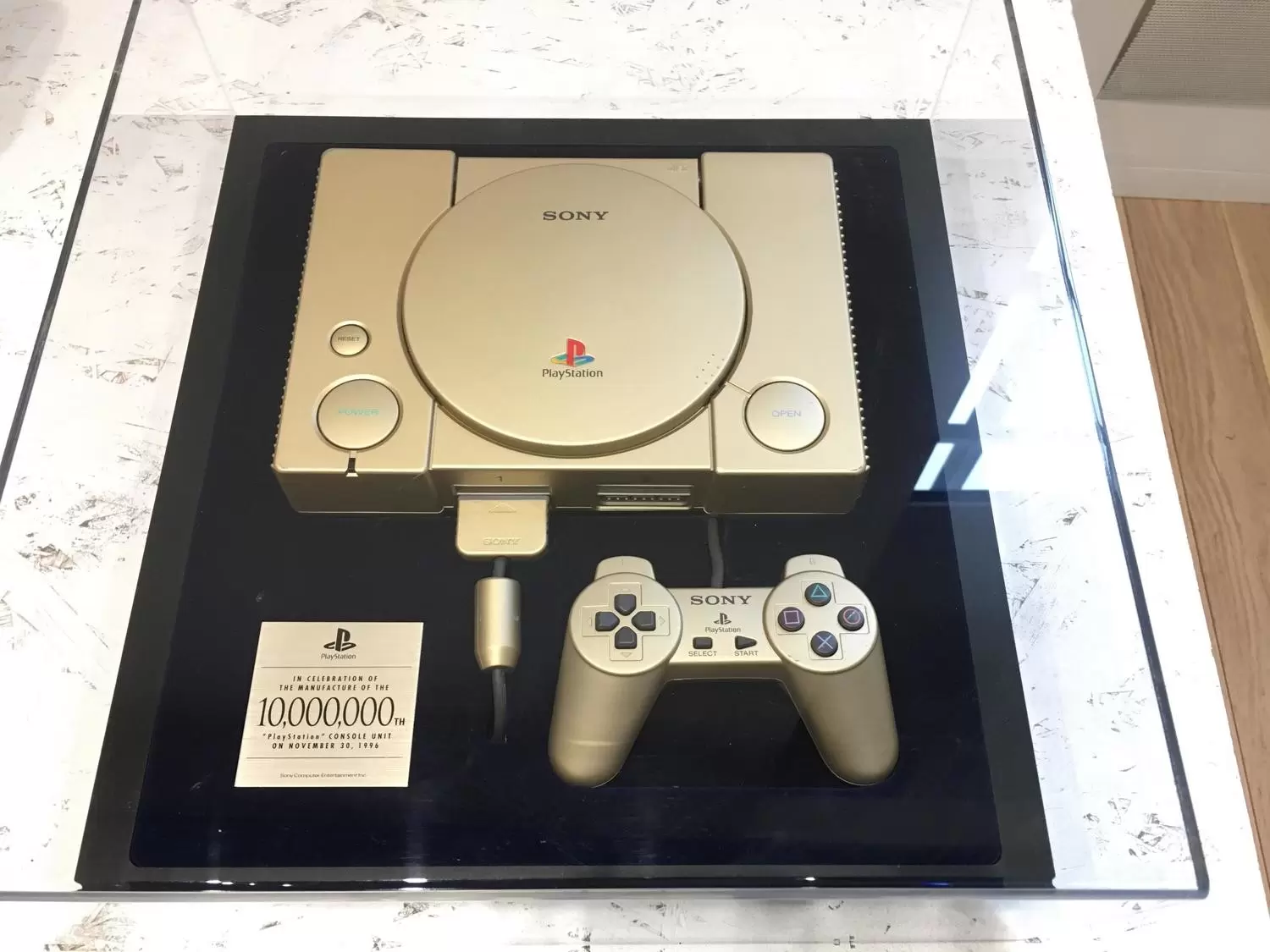 PlayStation material - PlayStation 10 Million Gold