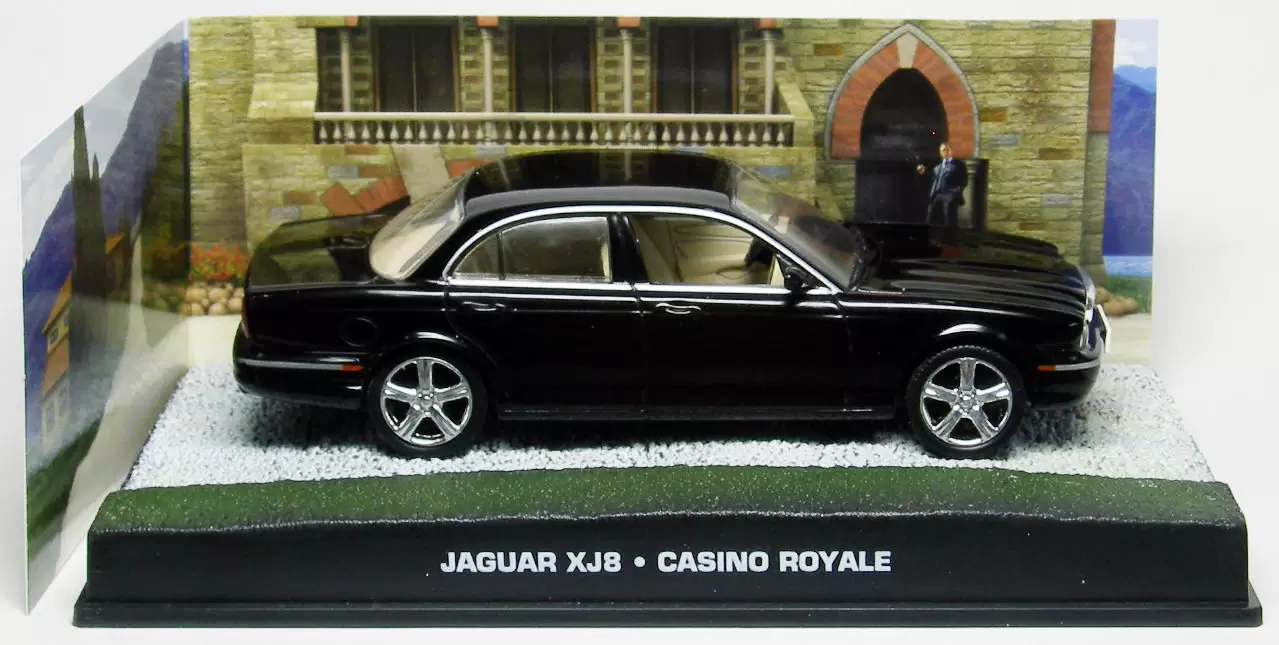 Les voitures de James Bond 007 - Jaguar XJ8