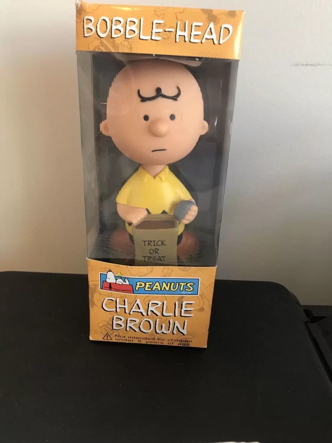 Wacky Wobbler Cartoons - Peanuts - Charlie Brown Halloween