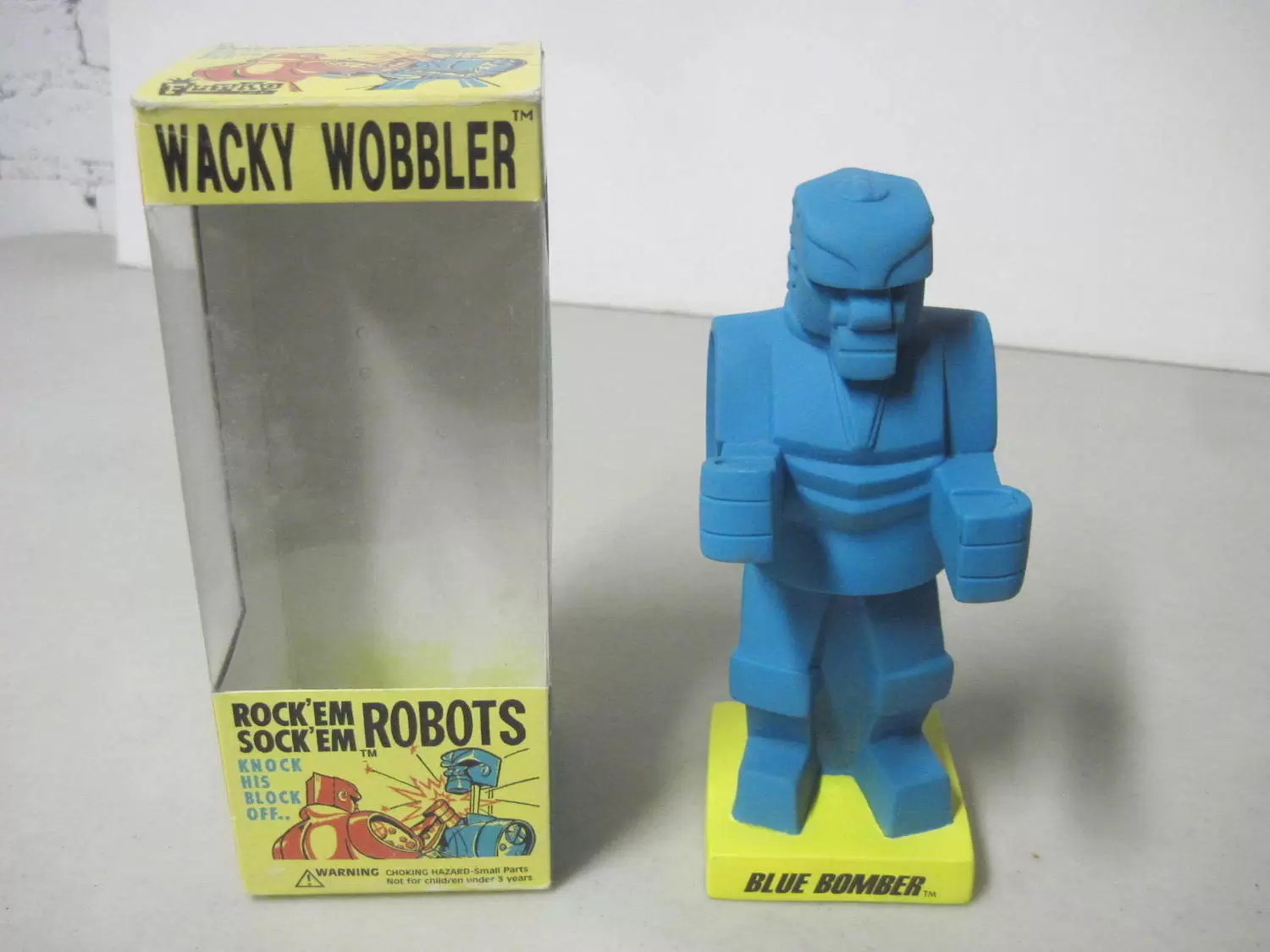 Wacky Wobbler Games - Rock\'em Sock\'em Robot - Robot Blue