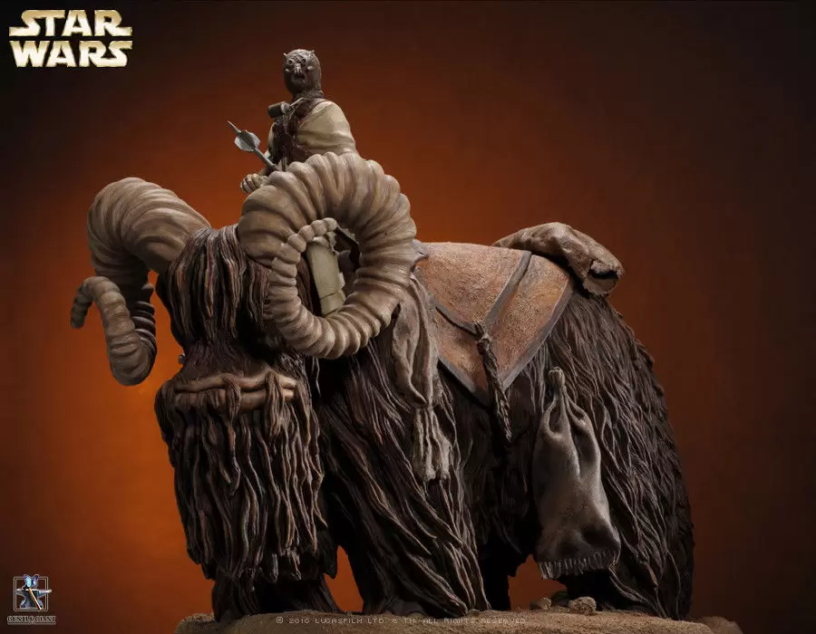 Gentle Giant Statues - Bantha and Tusken Raider