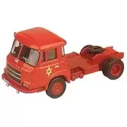 Le camion SAVIEM : tracteur de matériels - 1/64