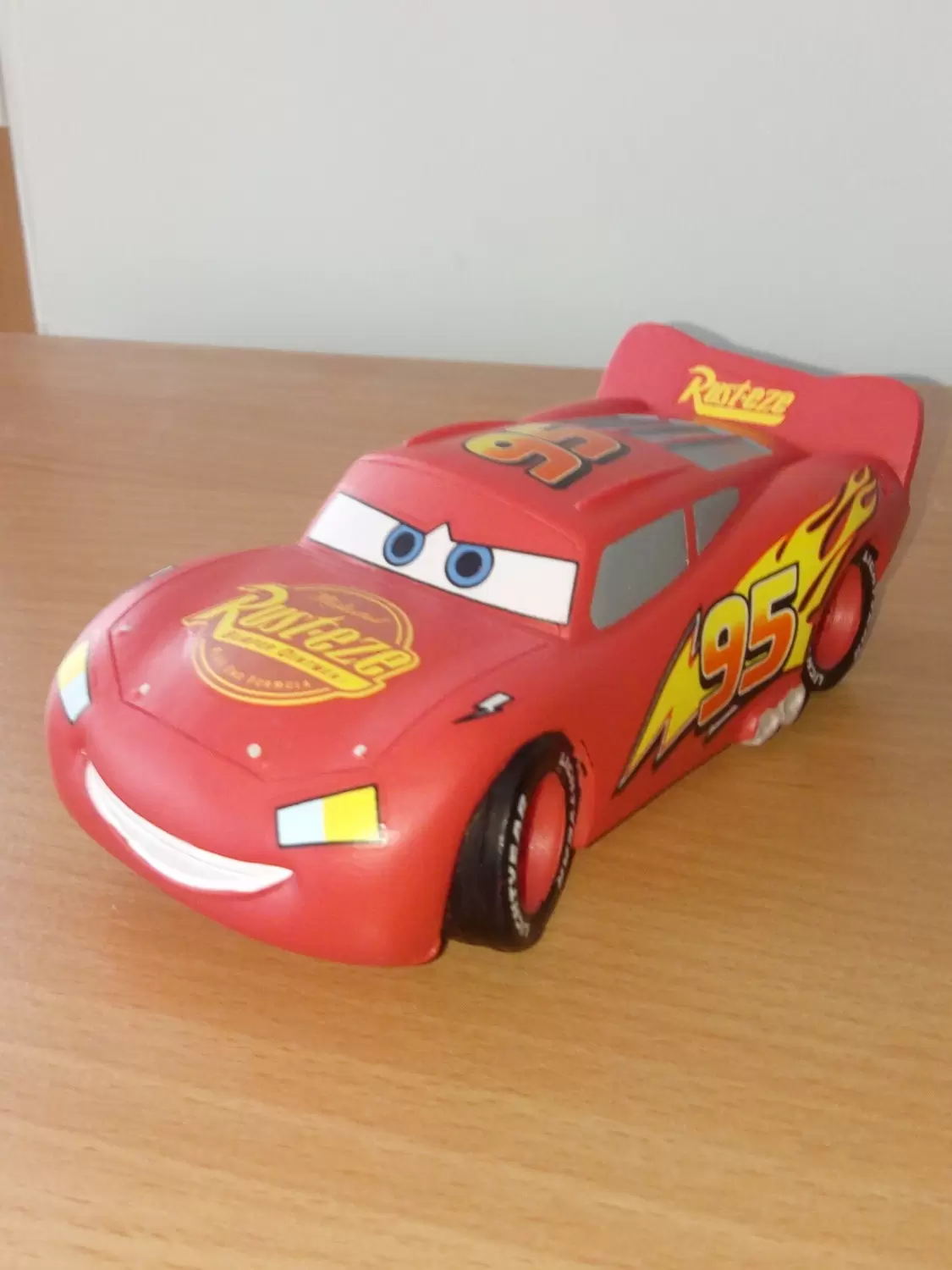 Figurine Disney ( Hachette ) - Cars - Flash McQueen