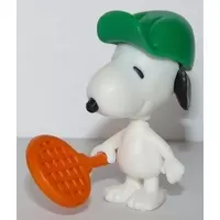 Snoopy avec raquette de tennis