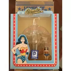 DC Comics - Wonder Woman with Invisible Jet