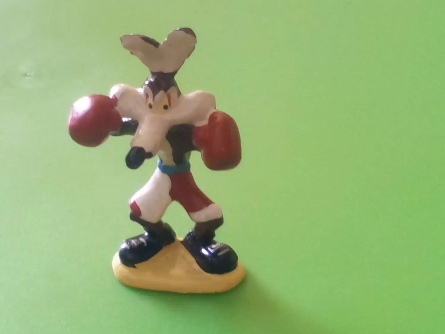 Sirop Fruiss : Warner Bros - Looney Tunes - Vil Coyote boxeur