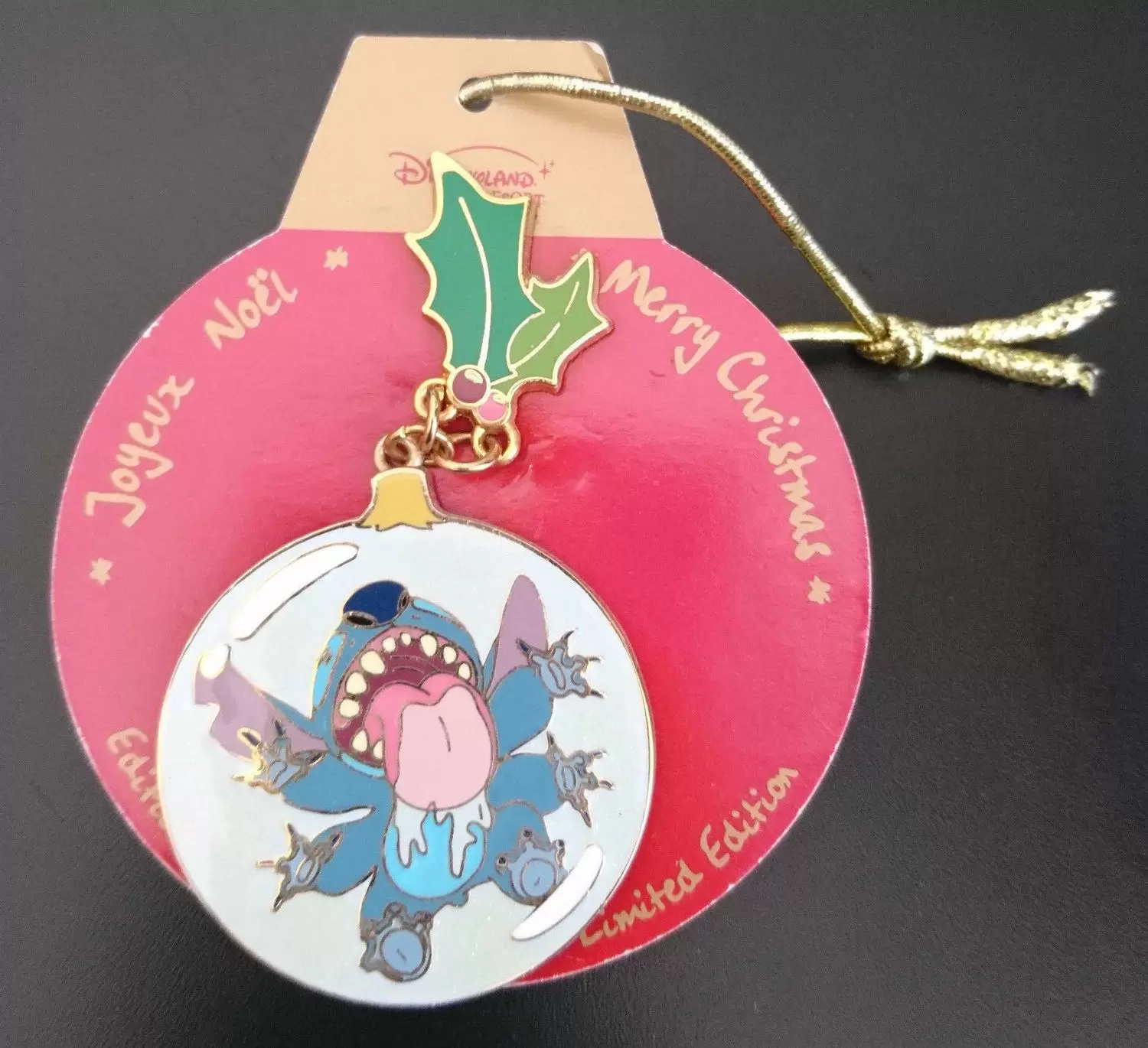 Pins Limited Edition - Stitch Christmas Ornament
