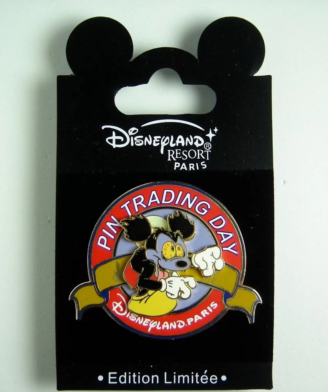 Disney - Pin Trading Day - Trading Day 2009