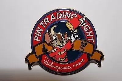 Disney - Pin Trading Night - Timothée