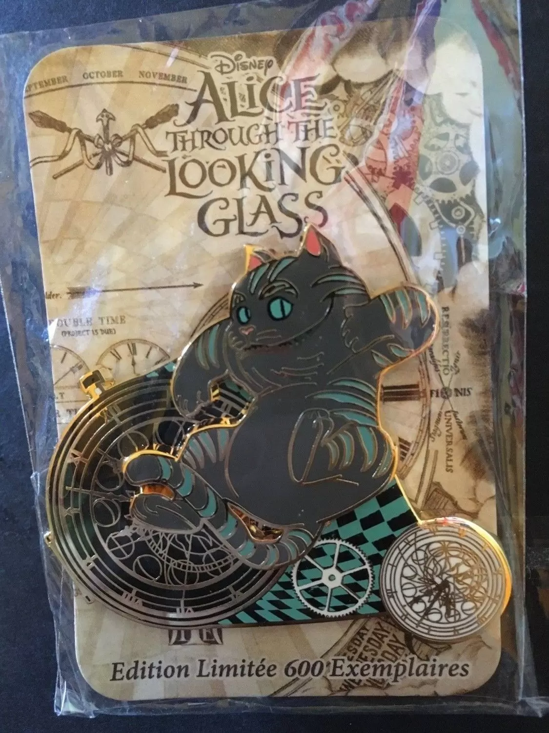 Pins Limited Edition - Alice Through The Looking Glass