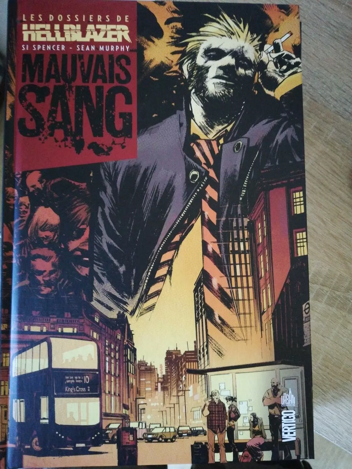 John Constantine - Hellblazer - Les dossiers de HELLBLAZER - Mauvais Sang