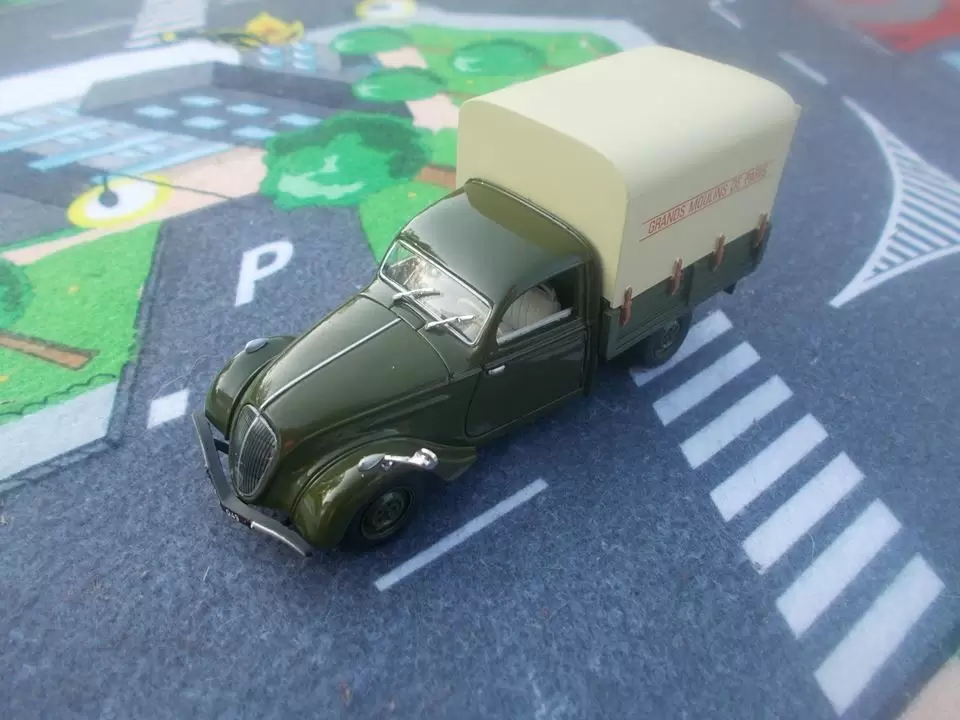 Norev Collection - Peugeot 202 camionette