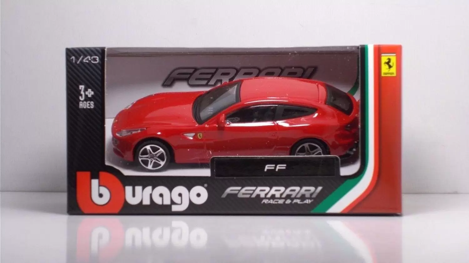 Bburago 1/43e - FERRARI FF (Rouge)