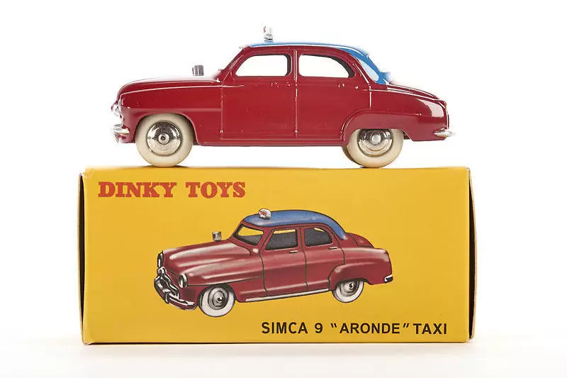 Atlas - Classic Dinky Toys Collection - SIMCA 9 Aronde Taxi (Rouge - Bleu)