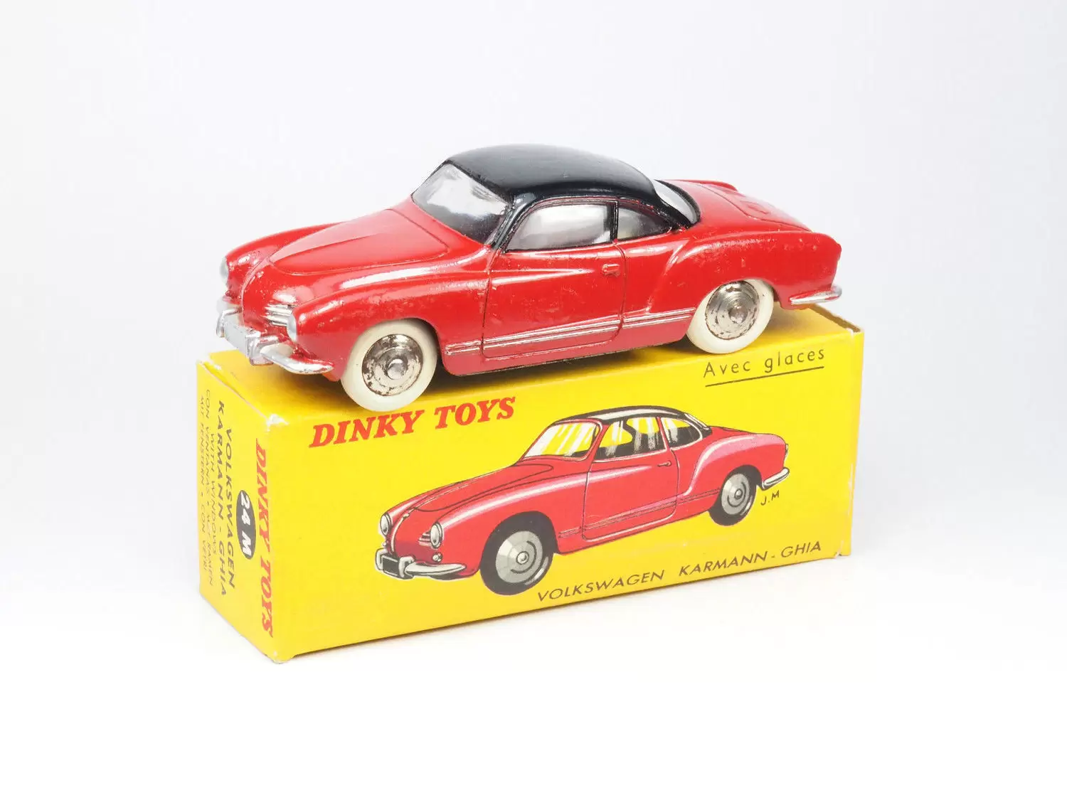 Atlas - Classic Dinky Toys Collection - VOLKSWAGEN Karmann Ghia (Rouge - Noire)