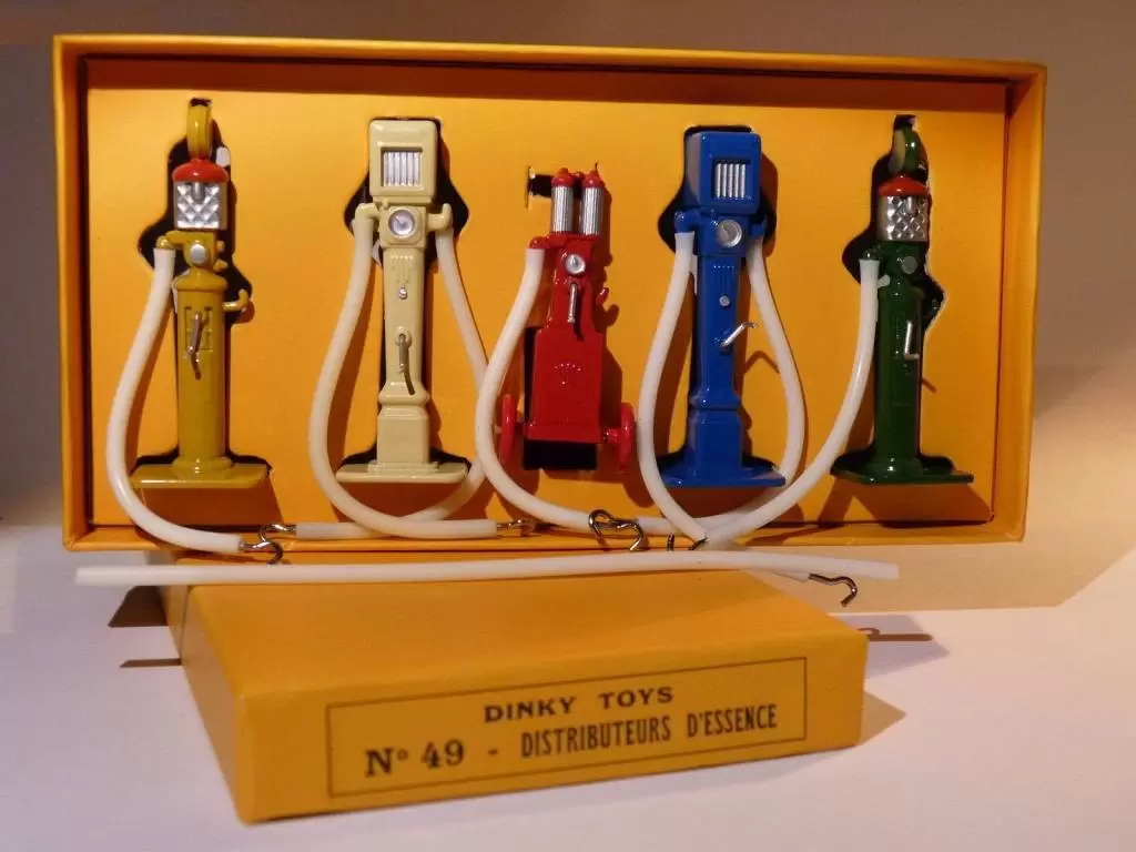 Atlas - Classic Dinky Toys Collection - Distributeurs d\'Essence