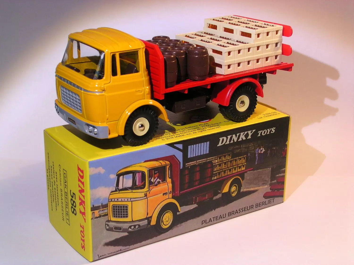 Atlas - Classic Dinky Toys Collection - GAK BERLIET Camion Brasseur (Jaune - Rouge)