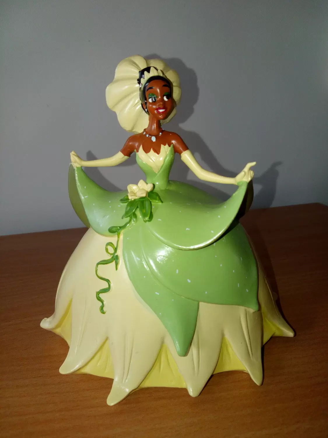 Figurine Disney ( Hachette ) - La Princesse et la Grenouille - Tiana