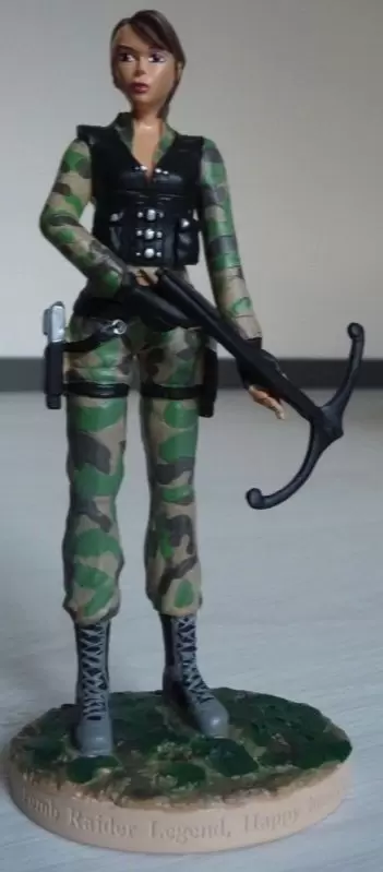 Tomb Raider - Lara Croft Happy Hunting