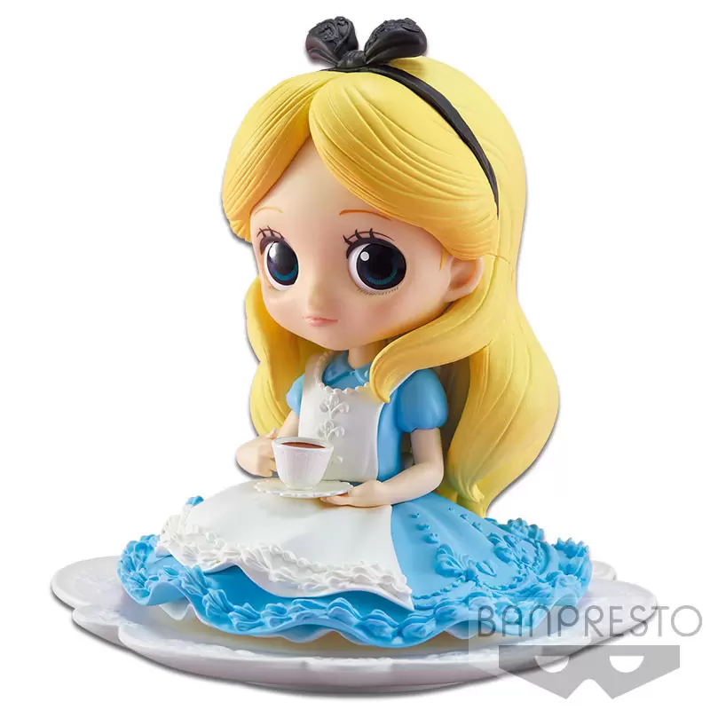 Q Posket Disney - Sugirly Alice Milky Color Version