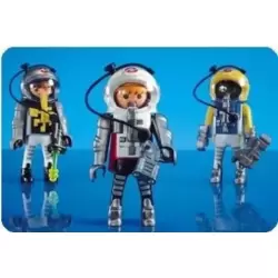 3 Astronauts